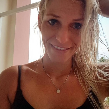 46 jarige vrouw uit Noord-Brabant zoekt man. Wil jij een sexdate met Janine_ook? Maak snel je profiel gratis aan en maak contact!