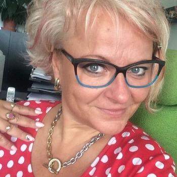 Youk, vrouw (56 jaar) wilt contact in Gelderland