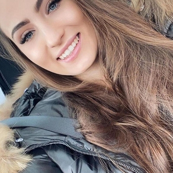 Contact met Toriena, 18 jarige Vrouw uit Zuid-Holland