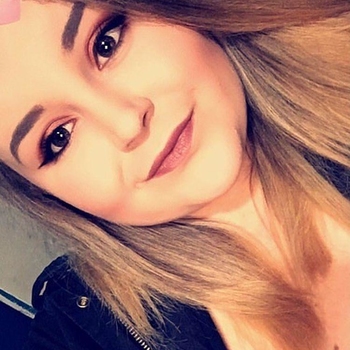 Lillyaa, vrouw (28 jaar) wilt contact in Oost-vlaanderen