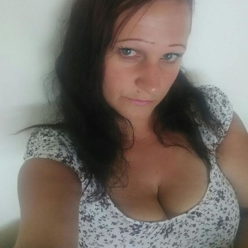 43 jarige vrouw uit Utrecht zoekt man. Wil jij een sexdate met Kennie? Maak snel je profiel gratis aan en maak contact!