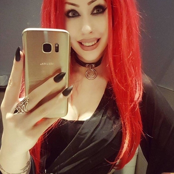 Gothtastic (23) uit Dieden (Noord-Brabant) wilt afspreken voor sex