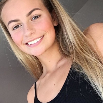 Tinkje, vrouw (23 jaar) wilt contact in Zuid-Holland