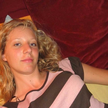 NoName, vrouw (31 jaar) wilt contact in Utrecht