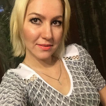 Nightlife01, vrouw (32 jaar) wilt contact met man voor sex
