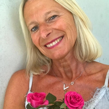 Zeilmeisje, vrouw (68 jaar) wilt contact in Noord-Holland