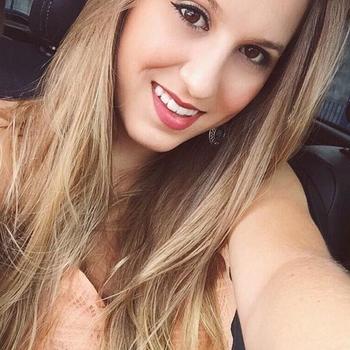 29 jarige vrouw uit Groningen zoekt man. Wil jij een sexdate met SuzannaX? Maak snel je profiel gratis aan en maak contact!