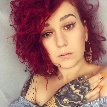 30 jarige vrouw uit West-vlaanderen zoekt man. Wil jij een sexdate met Tattoos? Maak snel je profiel gratis aan en maak contact!