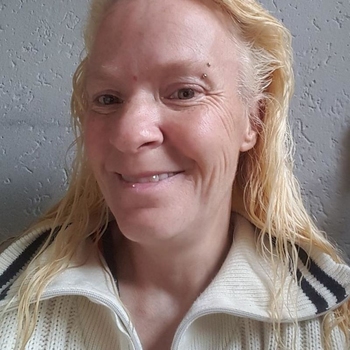 Sexdate met Loessie, een geile 65 jarige vrouw uit Limburg