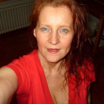 61 jarige vrouw zoekt contact voor sex in Berghem, Noord-Brabant