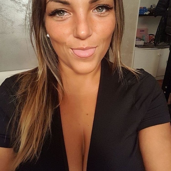 Nikee, vrouw (32 jaar) wilt contact in Utrecht