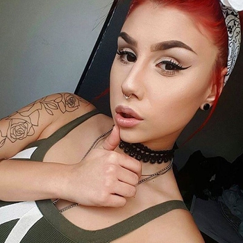 Tattoogirl (25) uit Oost-vlaanderen