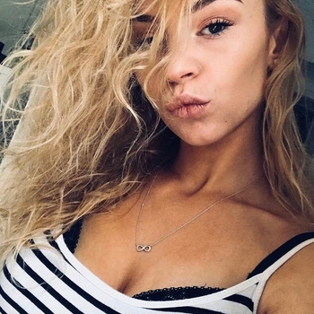 Maxinne (22) uit Groningen