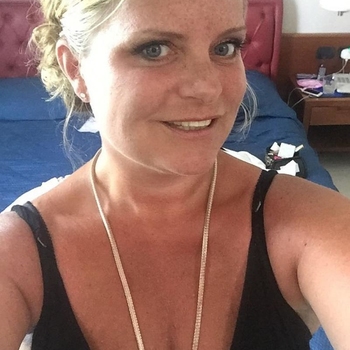 44 jarige vrouw, Laza zoekt nu contact met mannen in Limburg voor sex