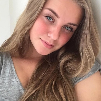 23 jarige Vrouw wilt sexcontact