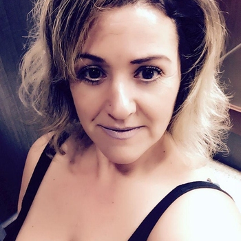Gabriella235, 54 jarige vrouw zoekt seks in Noord-Brabant