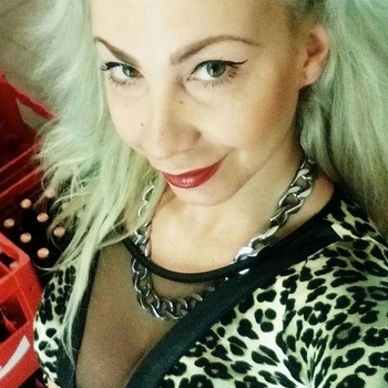 Yannetje, vrouw (42 jaar) wilt contact in Zuid-Holland