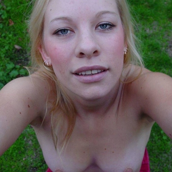 Laura27 (32) uit Limburg