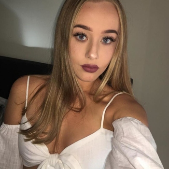 20 jarige vrouw zoekt contact voor sex in Mechelen, Antwerpen
