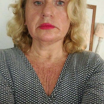 Sexdate met Dientie, een geile 67 jarige vrouw uit Groningen