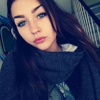 lisalois, vrouw (22 jaar) wilt contact in Zuid-Holland