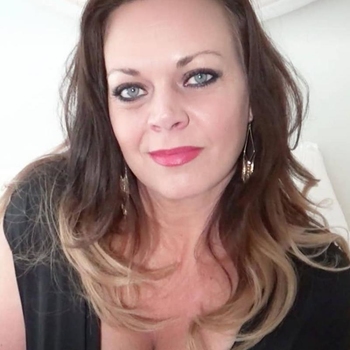 Liva (48) uit Zuid-Holland