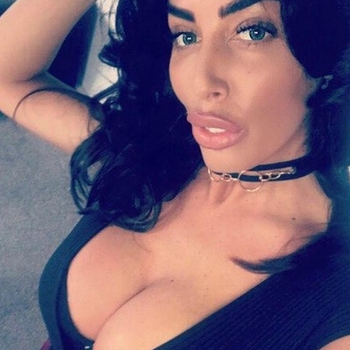 33 jarige vrouw uit Antwerpen zoekt man. Wil jij een sexdate met Quicky? Maak snel je profiel gratis aan en maak contact!