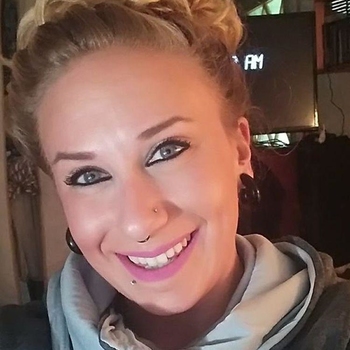 36 jarige vrouw zoekt contact voor sex in Celles, Namen