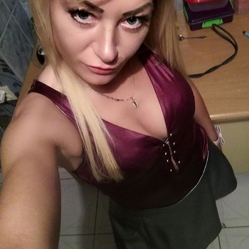 42 jarige vrouw uit Zuid-Holland zoekt man. Wil jij een sexdate met Jennsy? Maak snel je profiel gratis aan en maak contact!