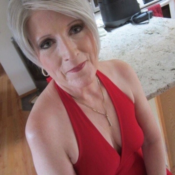 Zin in een date met deze 68 jarige vrouw? Benader Rosette vandaag nog in de chat!