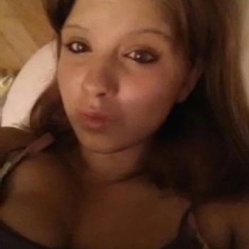 Esmeede, vrouw (28 jaar) wilt contact in Zuid-Holland