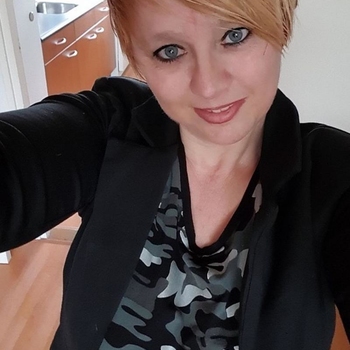 Nadi, vrouw (46 jaar) wilt contact in Drenthe