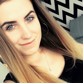 Ghasselle, vrouw (22 jaar) wilt contact in Gelderland