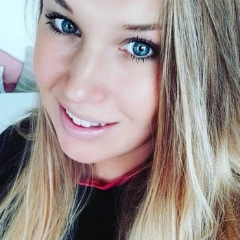 22 jarige vrouw, Sailorette zoekt nu contact met mannen in Noord-Brabant voor sex
