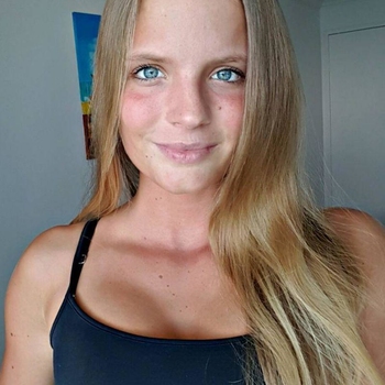 Contact met Melizzi, 24 jarige Vrouw uit Noord-Brabant