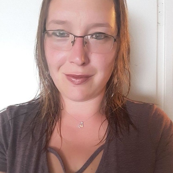 34 jarige vrouw actief in Geraardsbergen (Oost-vlaanderen) en omgeving