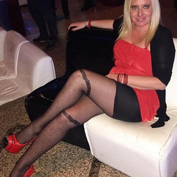 49 jarige vrouw uit Limburg zoekt man. Wil jij een sexdate met BlondSensueel? Maak snel je profiel gratis aan en maak contact!