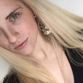 24 jarige vrouw uit Weersel zoekt sex