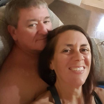 51 jarige Stel uit Hekelingen wilt sex