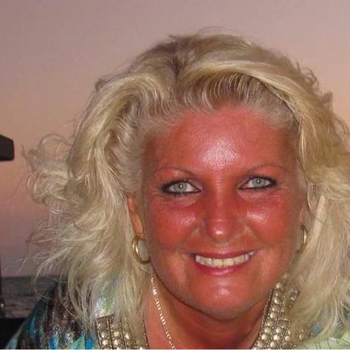 petronella, vrouw (61 jaar) wilt contact in Oost-vlaanderen