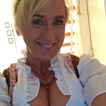 57 jarige vrouw zoekt geile date in Zuid-Holland