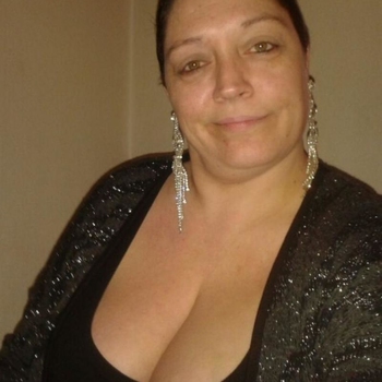 Koossie, 52 jarige vrouw zoekt sex in Gelderland
